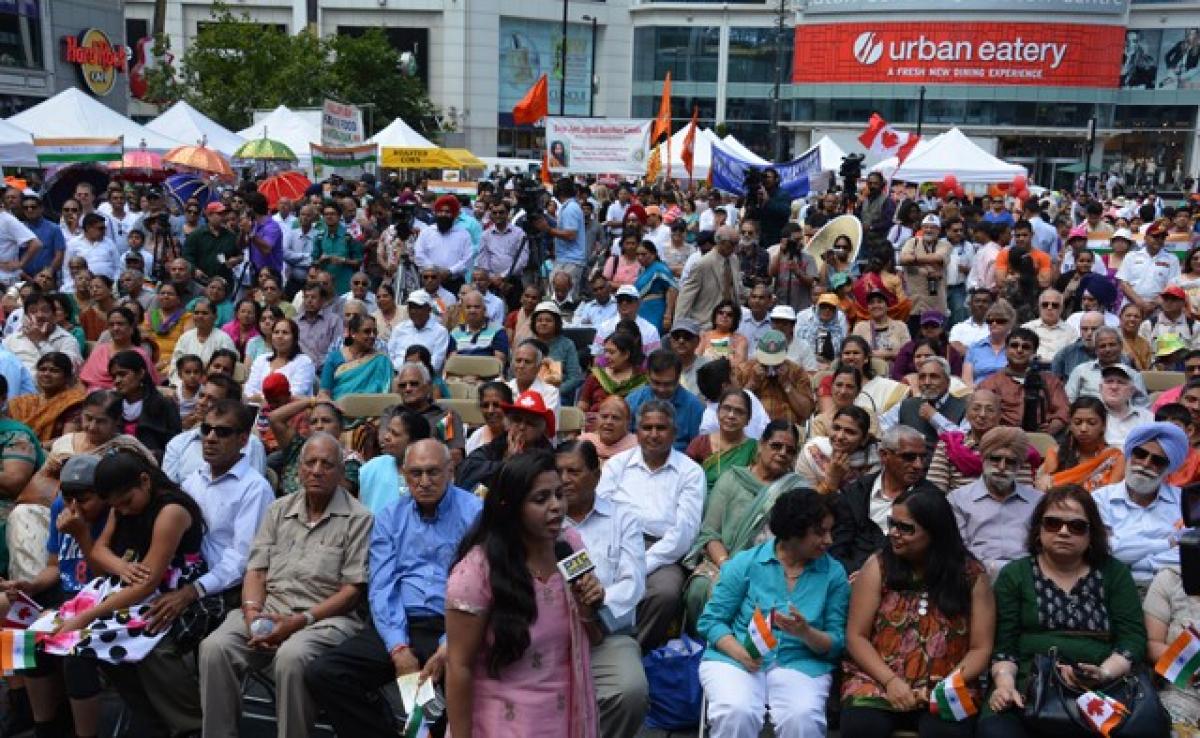 Indias Independence celebrations in Toronto: Neetu Chandra leads Indo Canadians